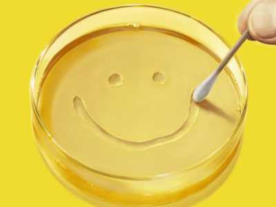 【年度科幻思想实验】《同乐者》|《绝命毒师》神级主创回归！当全人类变成“快乐”的集体意识，最后一个清醒者如何为“自我”而战？